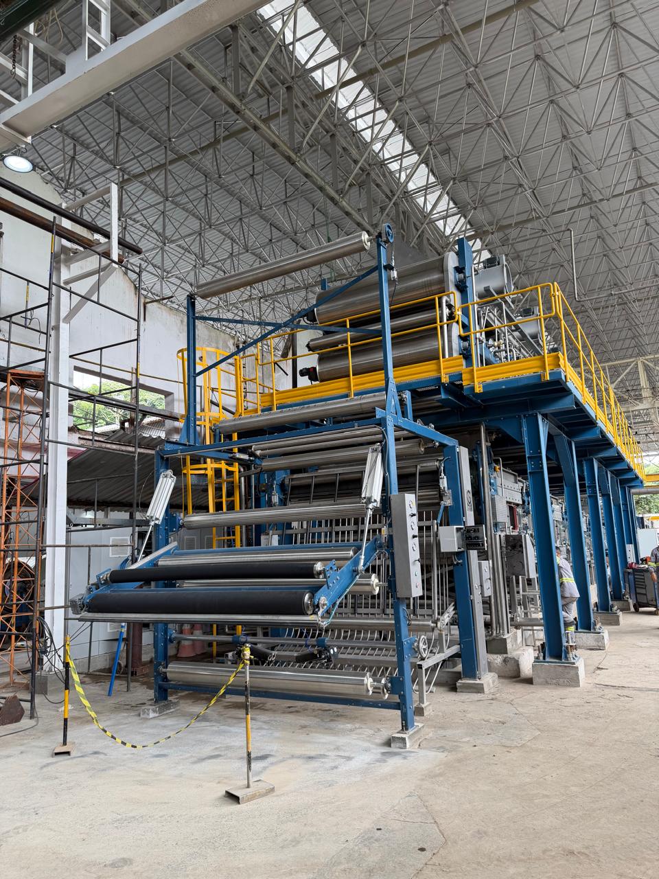 Manutenção corretiva em redutor de velocidade de máquina têxtil.