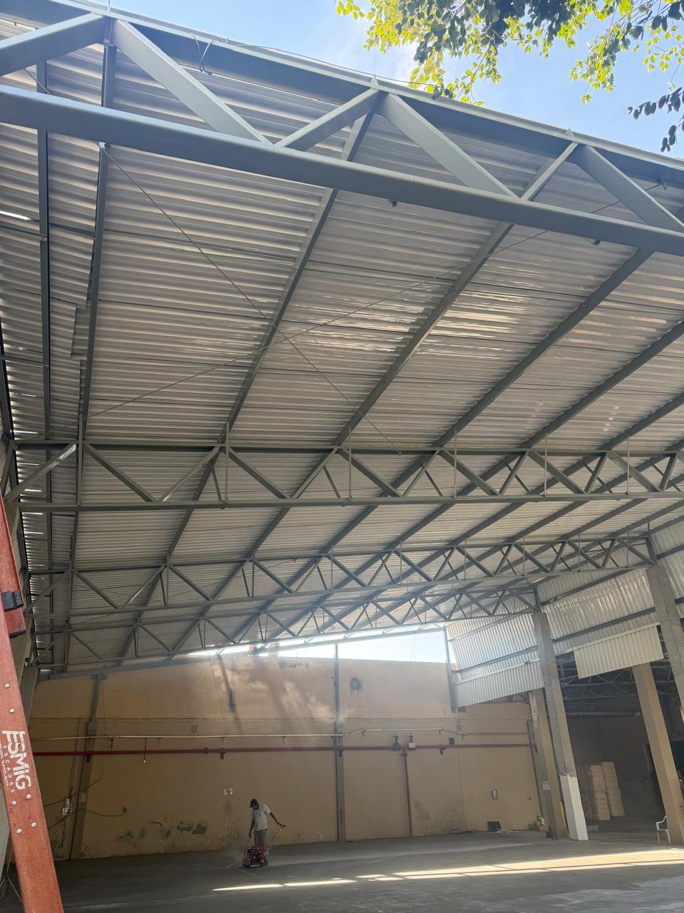 Processo de soldagem TIG em tubulação sanitária de aço inox.
