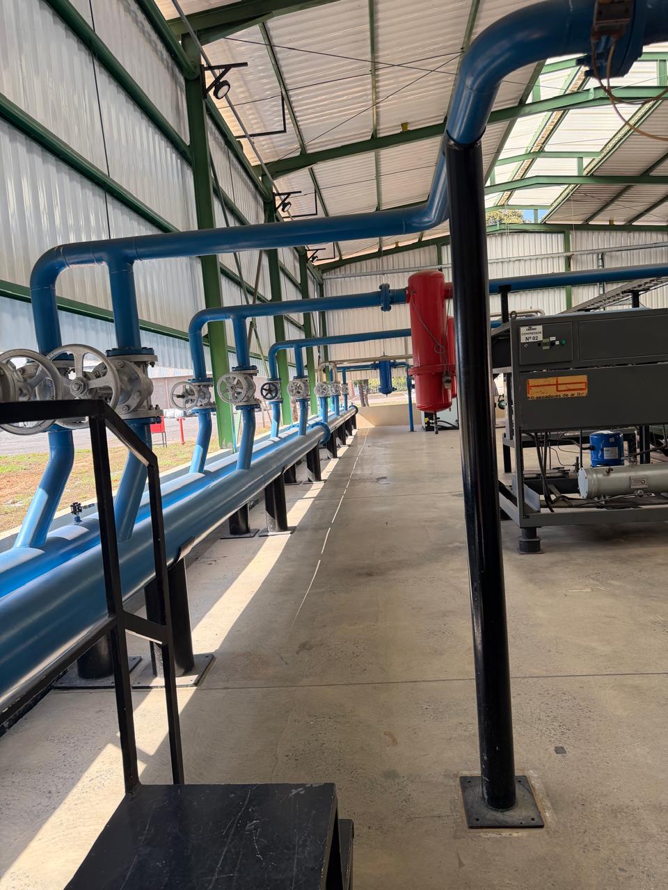 Fabricação de tanque pulmão em aço inox para indústria de processos.